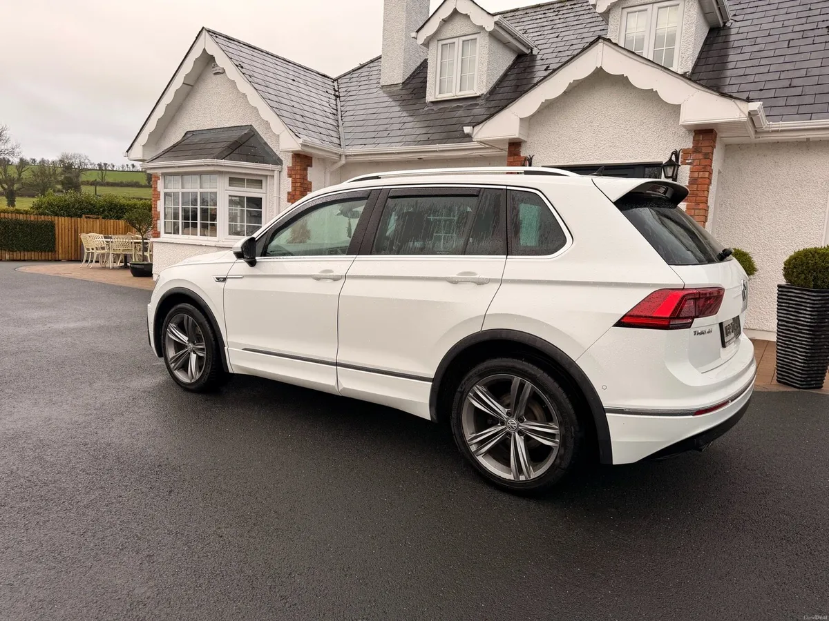 Volkswagen Tiguan R-Line 2.0 TDI - Image 4