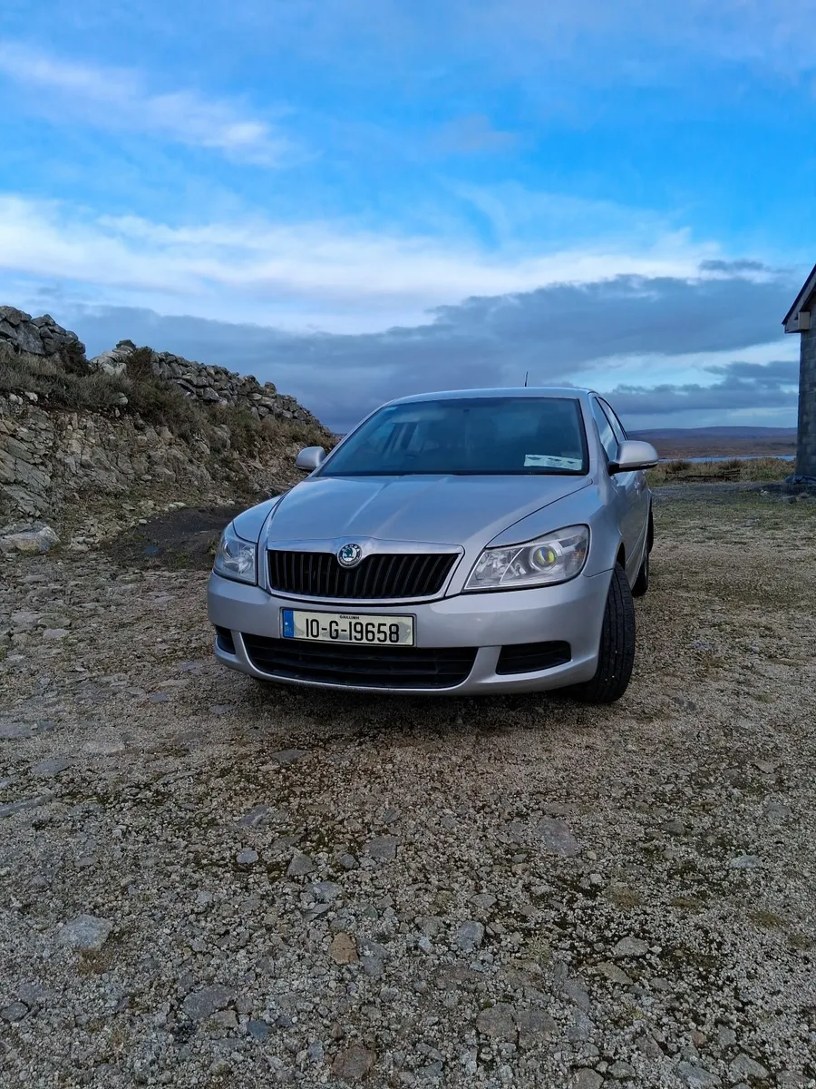 Skoda Octavia 2010 - Image 2