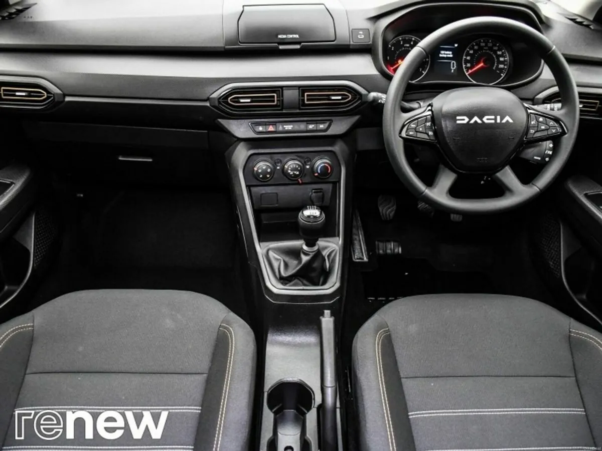Dacia Sandero Stepway TCe 90 STEPWAY Essential - Image 3