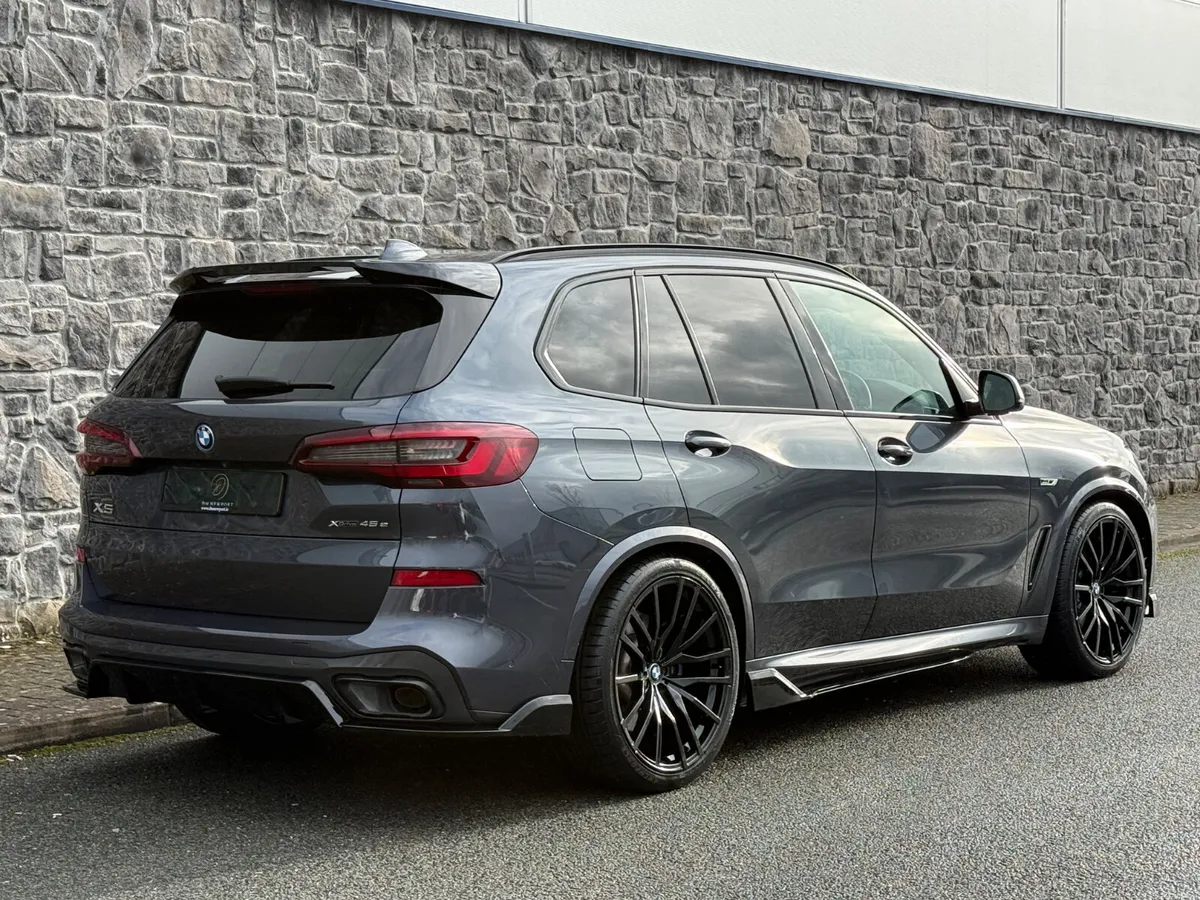 2022 BMW X5 M Sport Pro X-Drive  M Performance 45E - Image 2