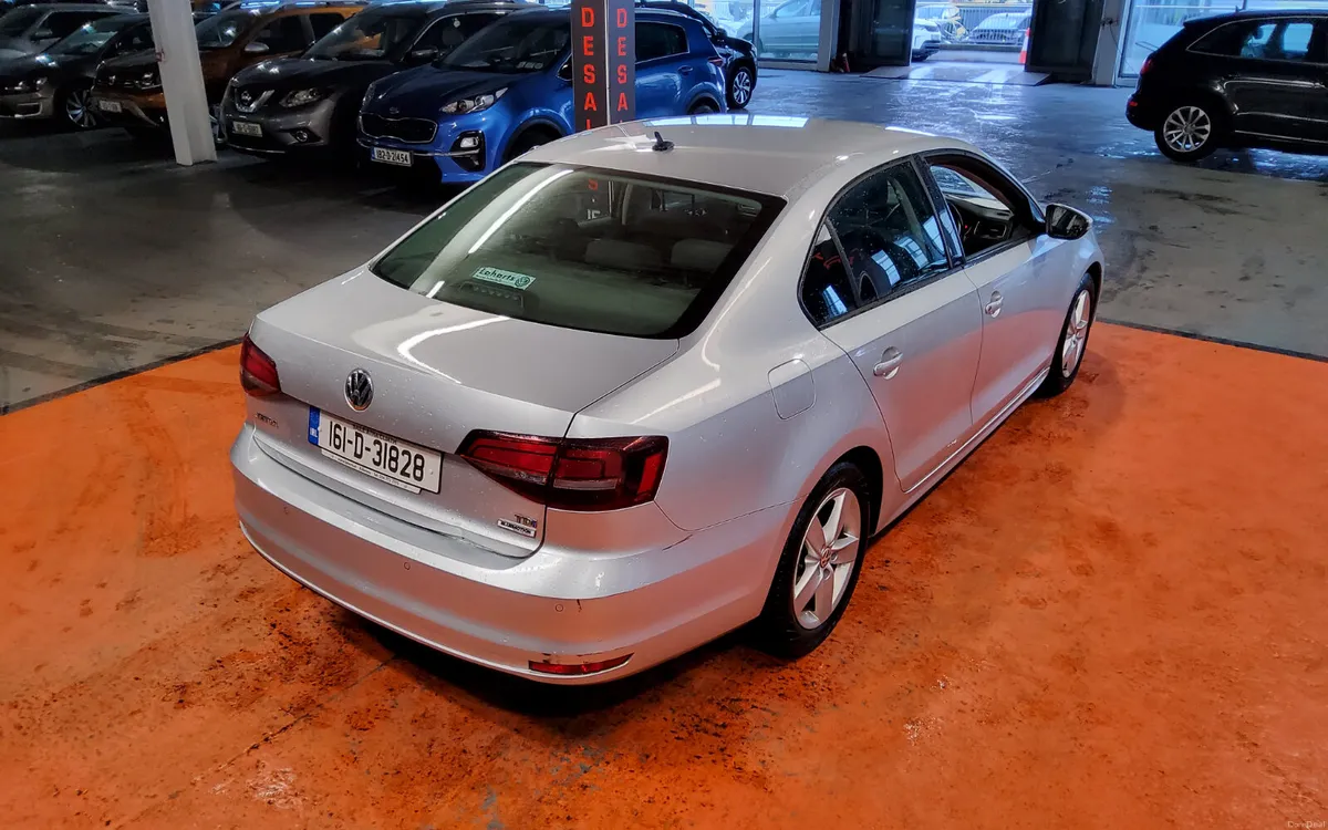 Volkswagen Jetta 2016 - Image 3