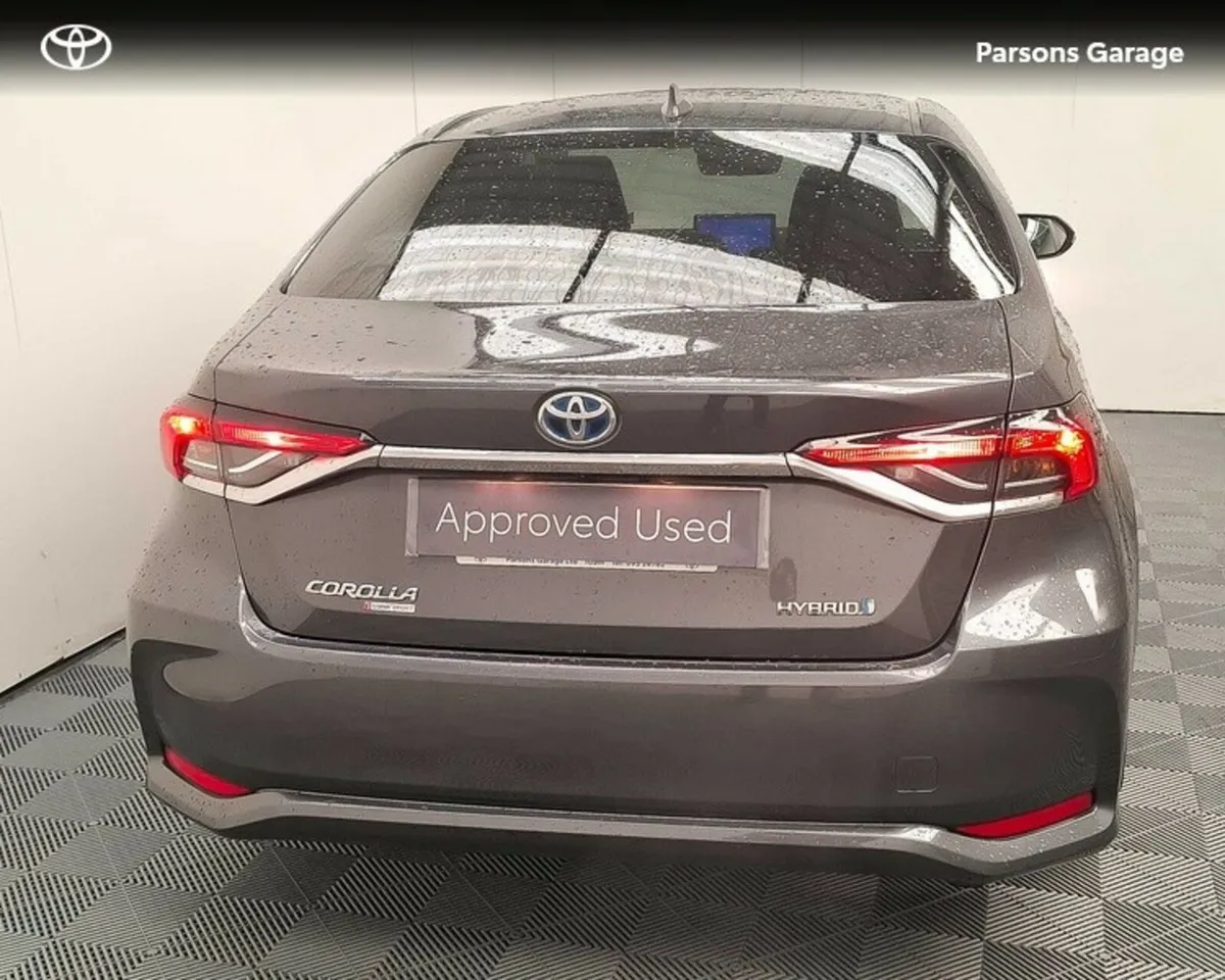 Toyota Corolla LUNA SPORT SALOON 4DR - Image 4