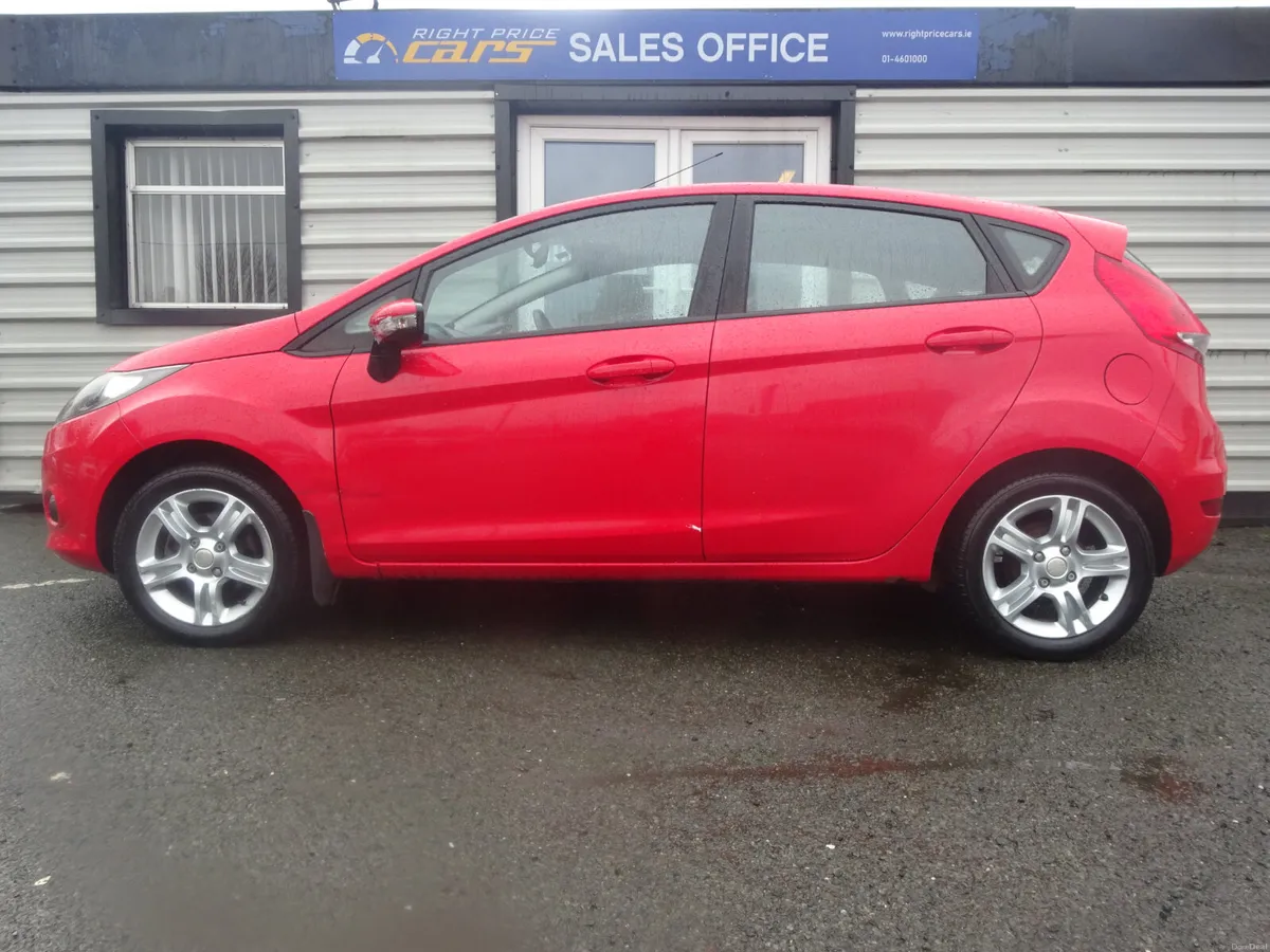 FORD FIESTA 1.25 PETROL STYLE 5 DOOR - Image 4