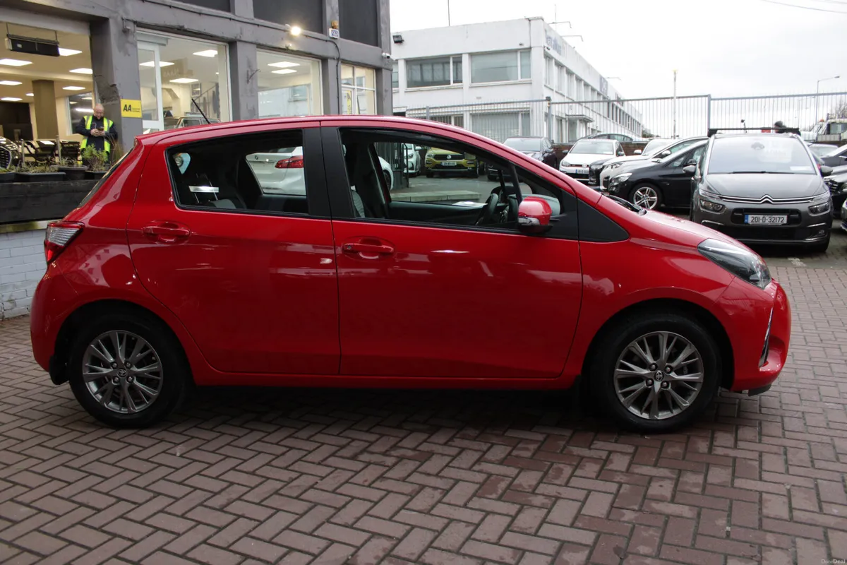 1.0 LUNA EDITION  5DR HATCHBACK WITH ONLY 84,000 K - Image 3