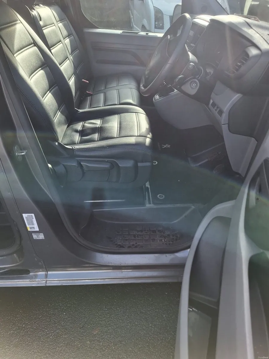 2019 Peugeot Expert (9 Seater) - Image 4