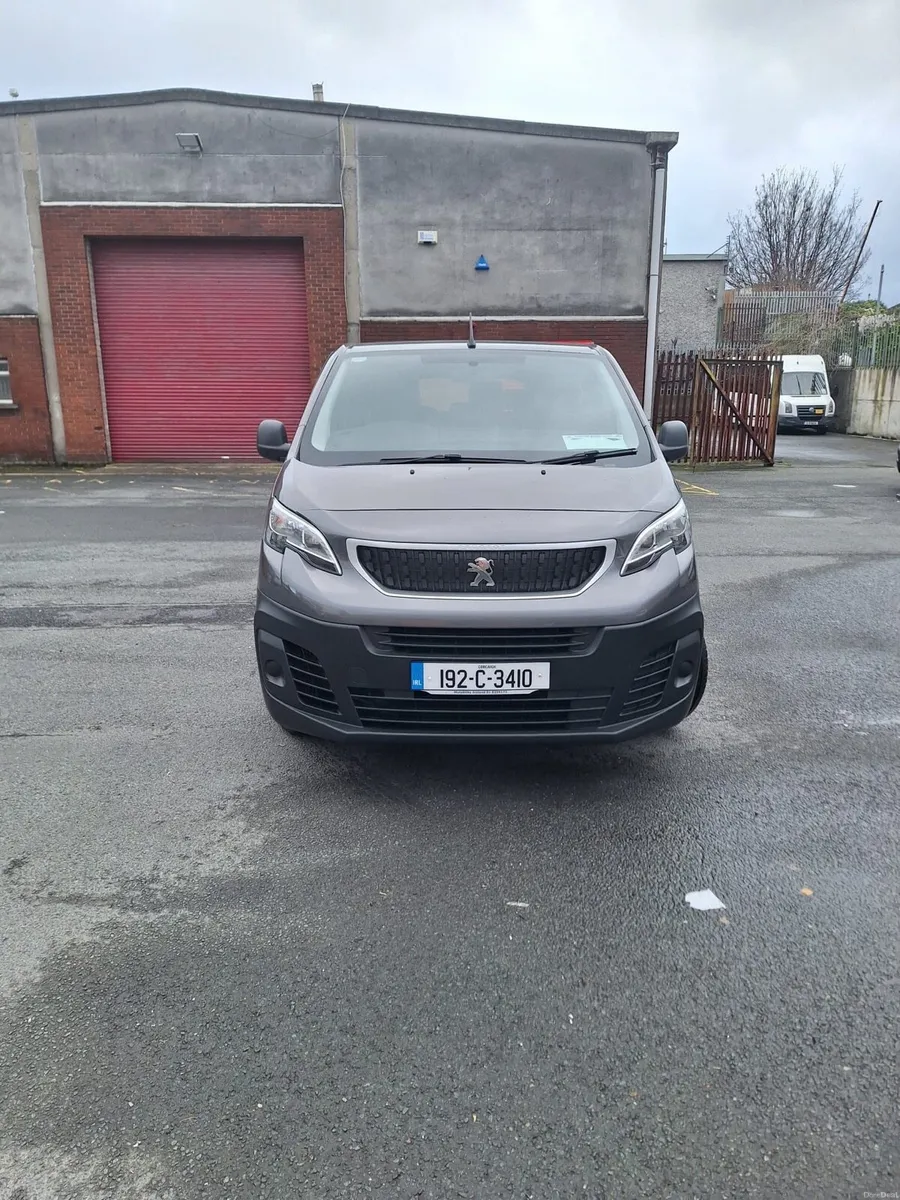2019 Peugeot Expert (9 Seater) - Image 1