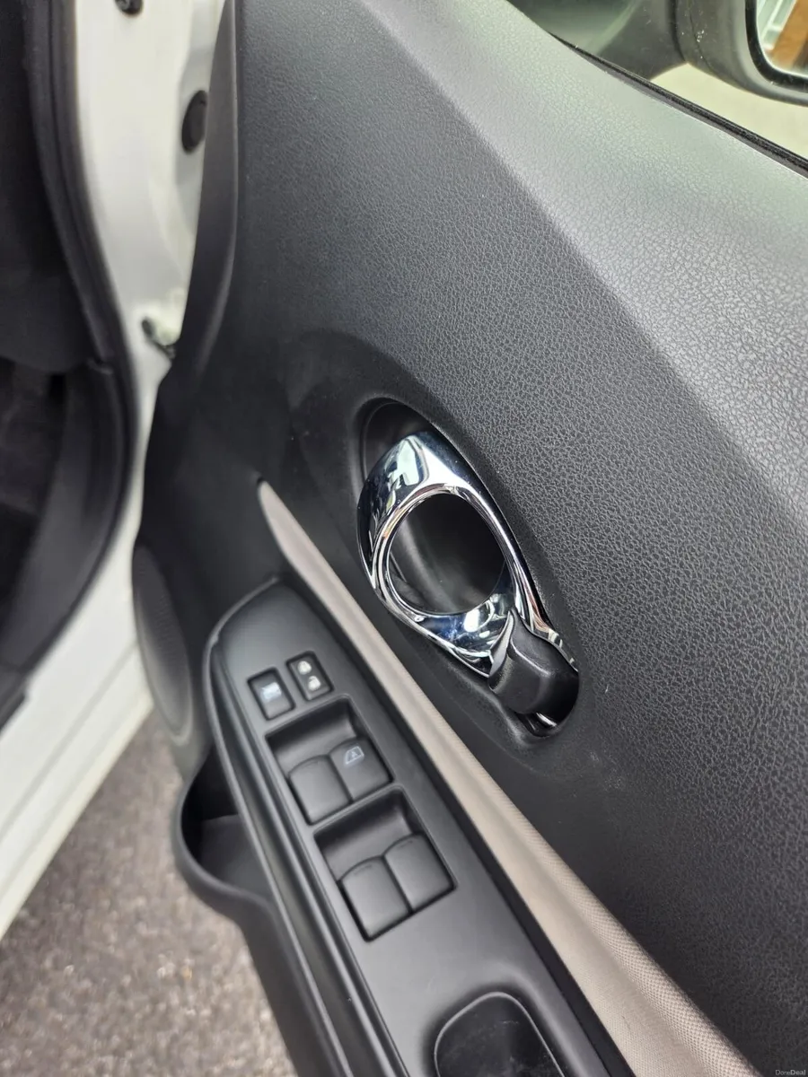 Car for sale - Image 2