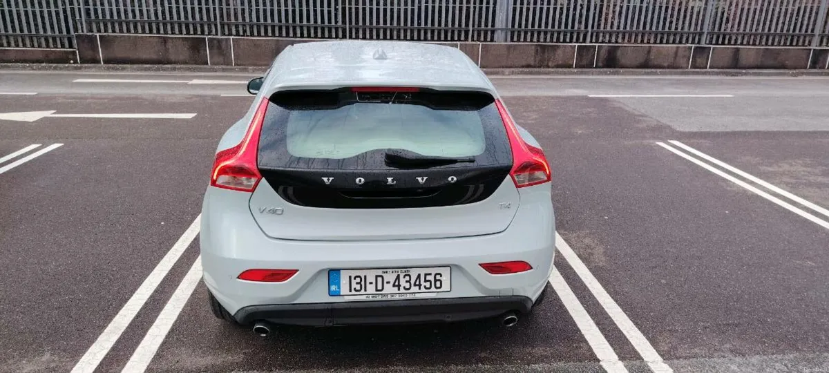 Volvo V40 T4 1.6 petrol - Image 3