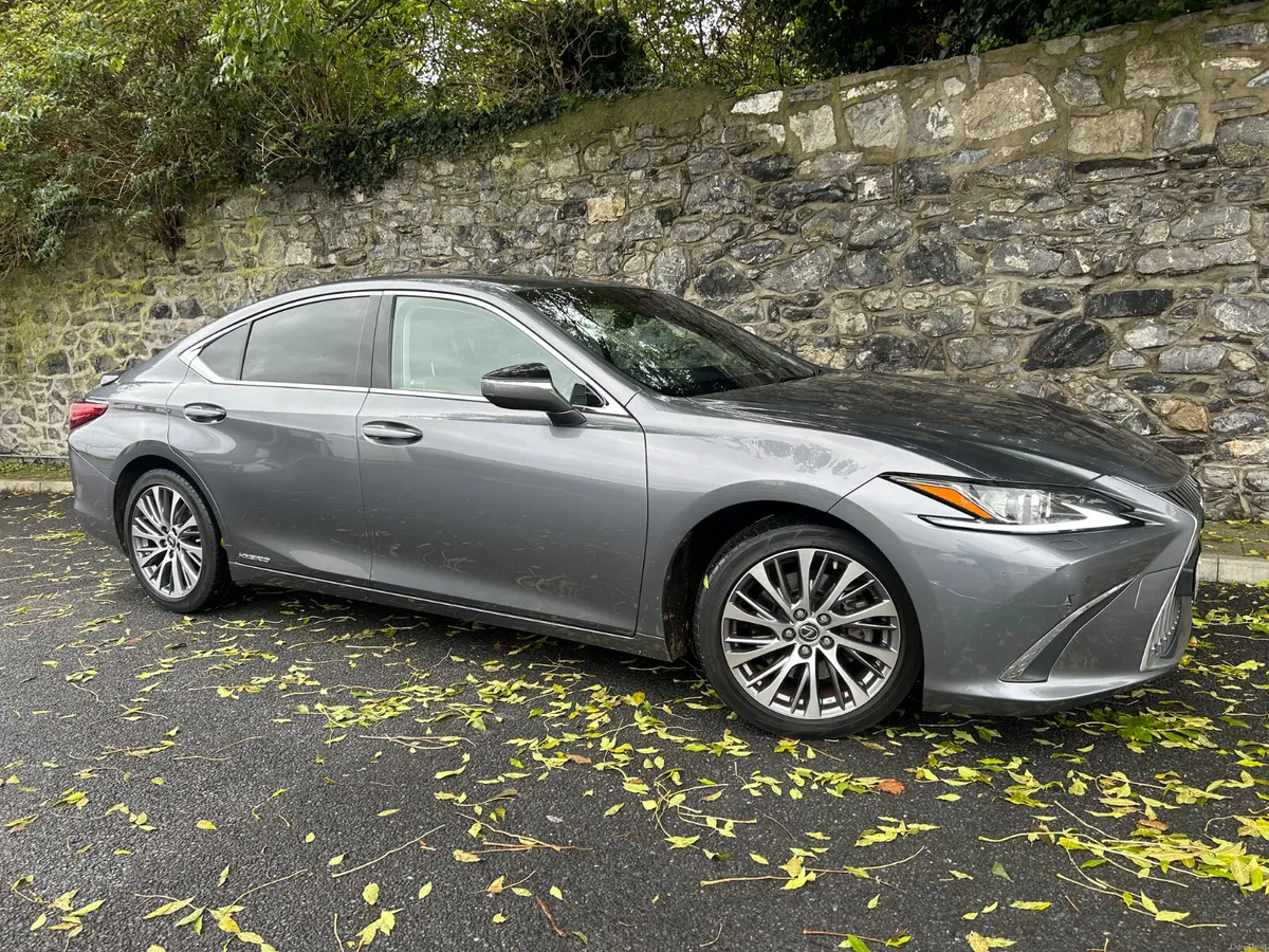 Lexus ES 2020 LUXURY CAR PLAY STD 4 4DR AUTO - Image 2