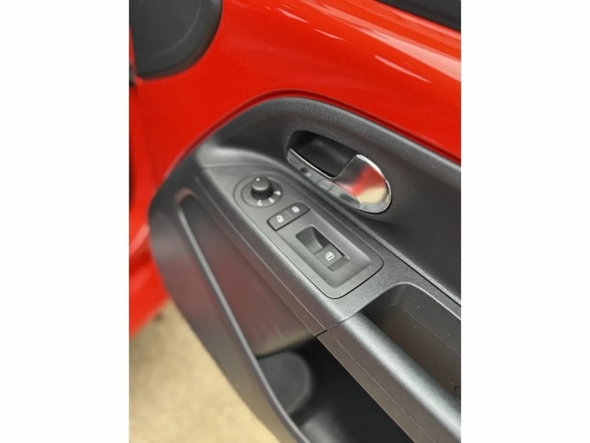 Volkswagen up! 2014 - Image 4