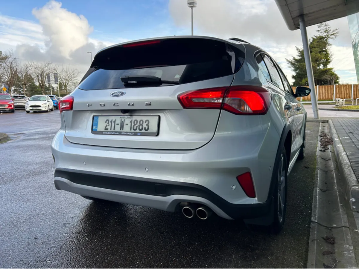 Ford Focus ACTIVE EDITION 1.0T125 A A8 4DR - Image 4