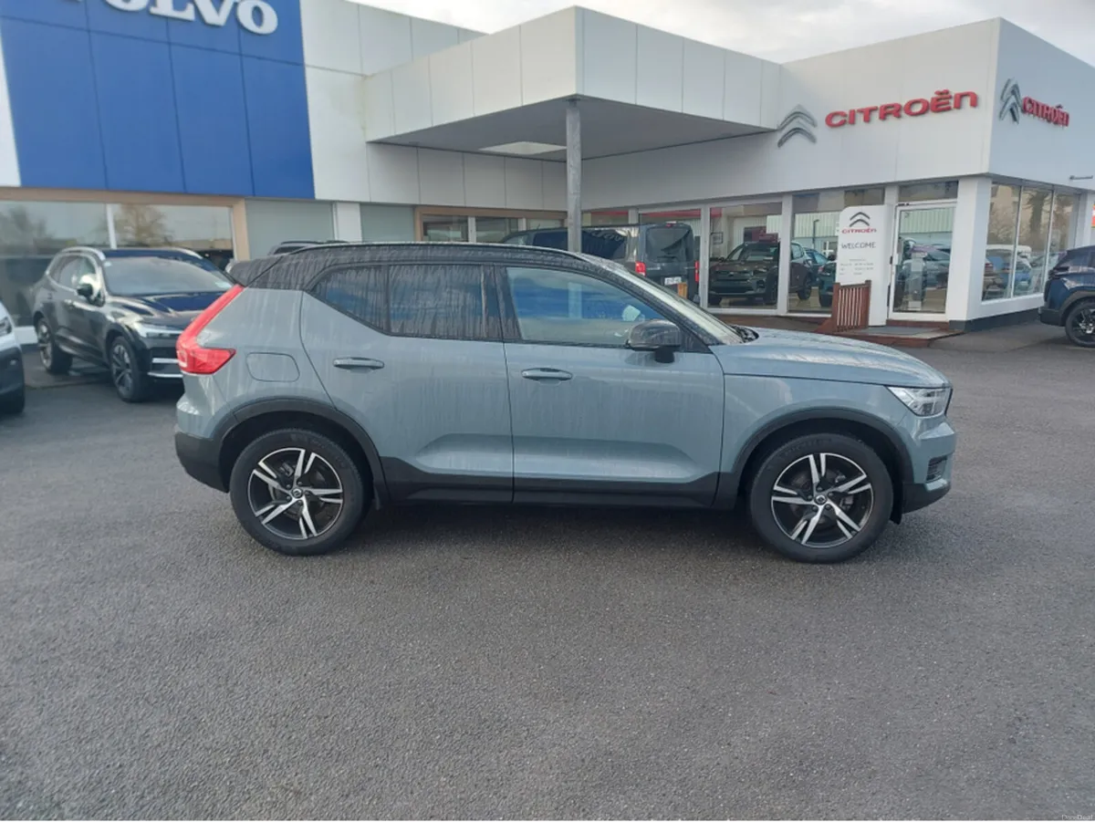Volvo XC40 T2 P R-DESIGN MAN 5DR - Image 3