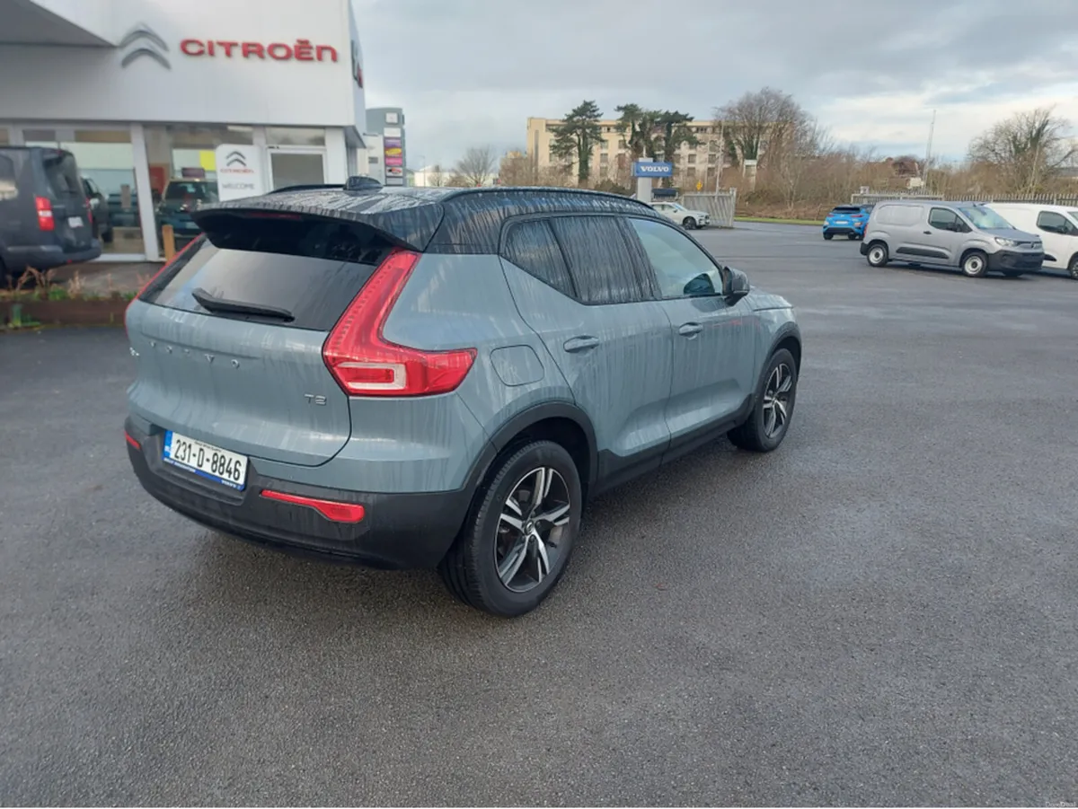 Volvo XC40 T2 P R-DESIGN MAN 5DR - Image 4