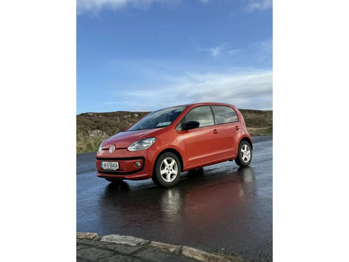 Volkswagen up! 2014 - Image 1