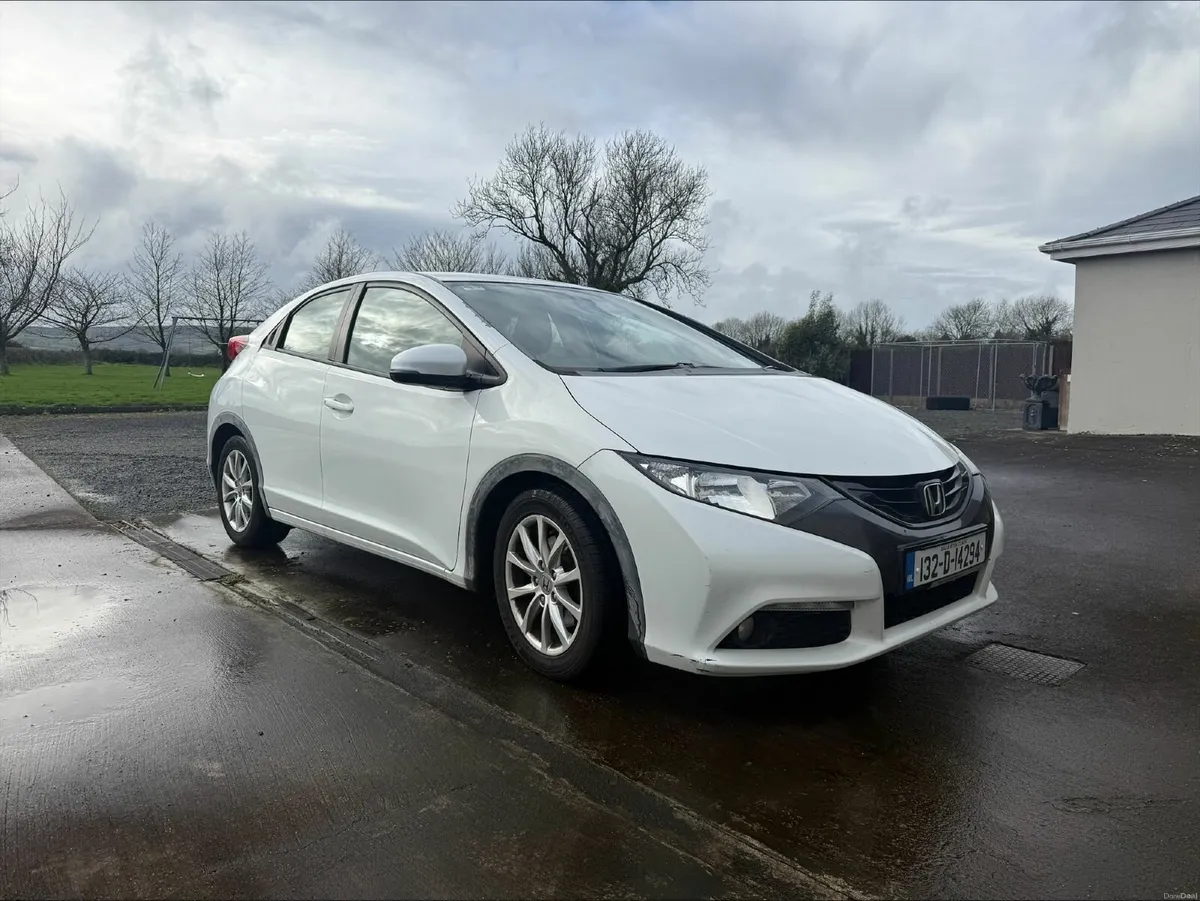 Honda Civic 2013 - Image 1