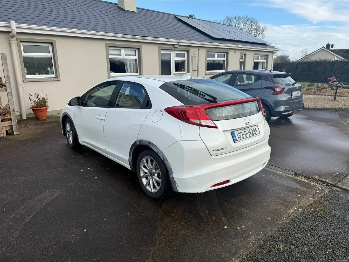 Honda Civic 2013 - Image 4