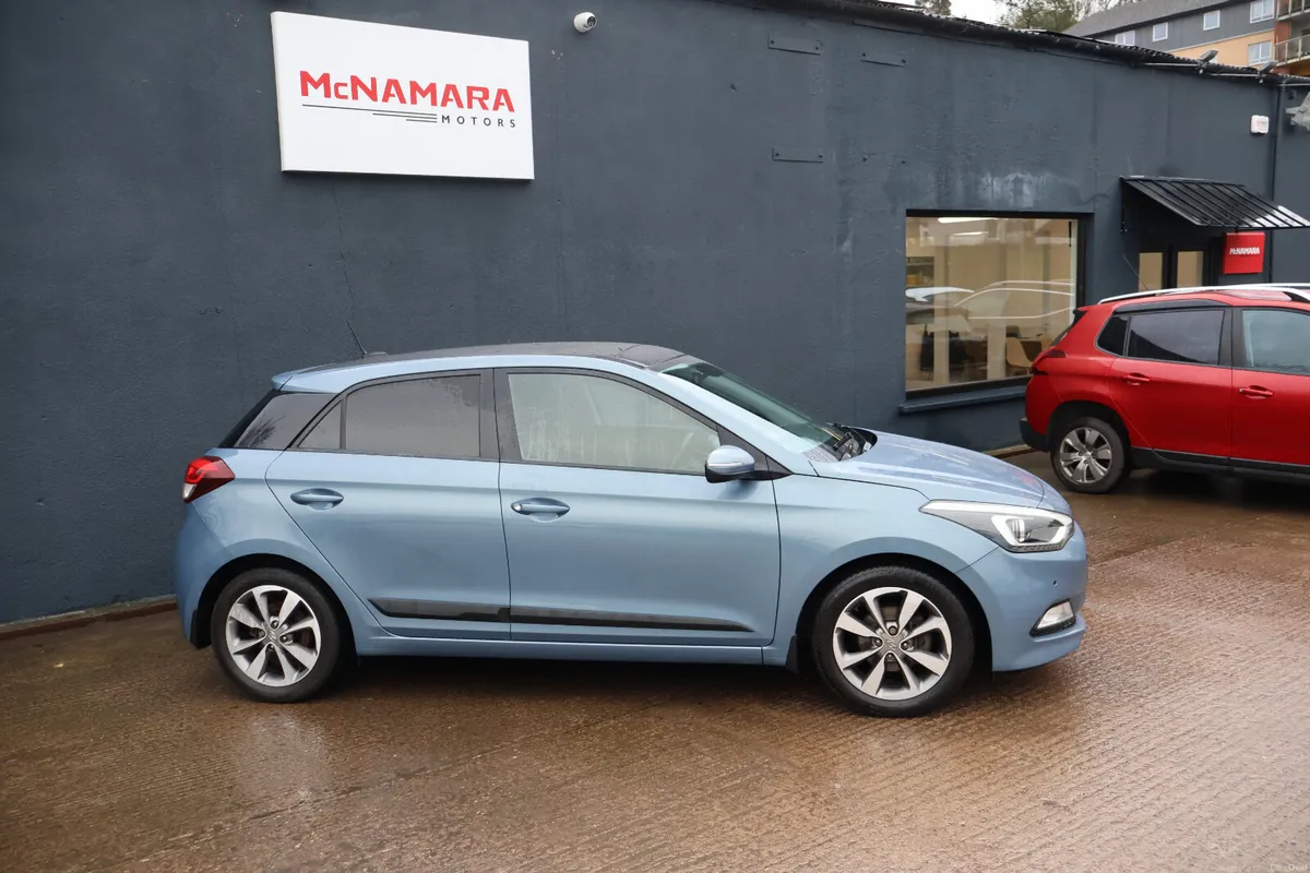 Hyundai i20 Premium Low Kms Pan Roof Heated Seats - Image 2