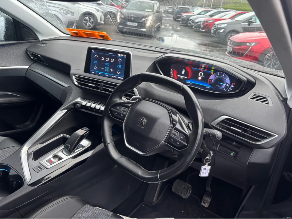 Peugeot 3008 ALLURE 1.5 HDI 130 AUTO 6 6.2 4DR - Image 2