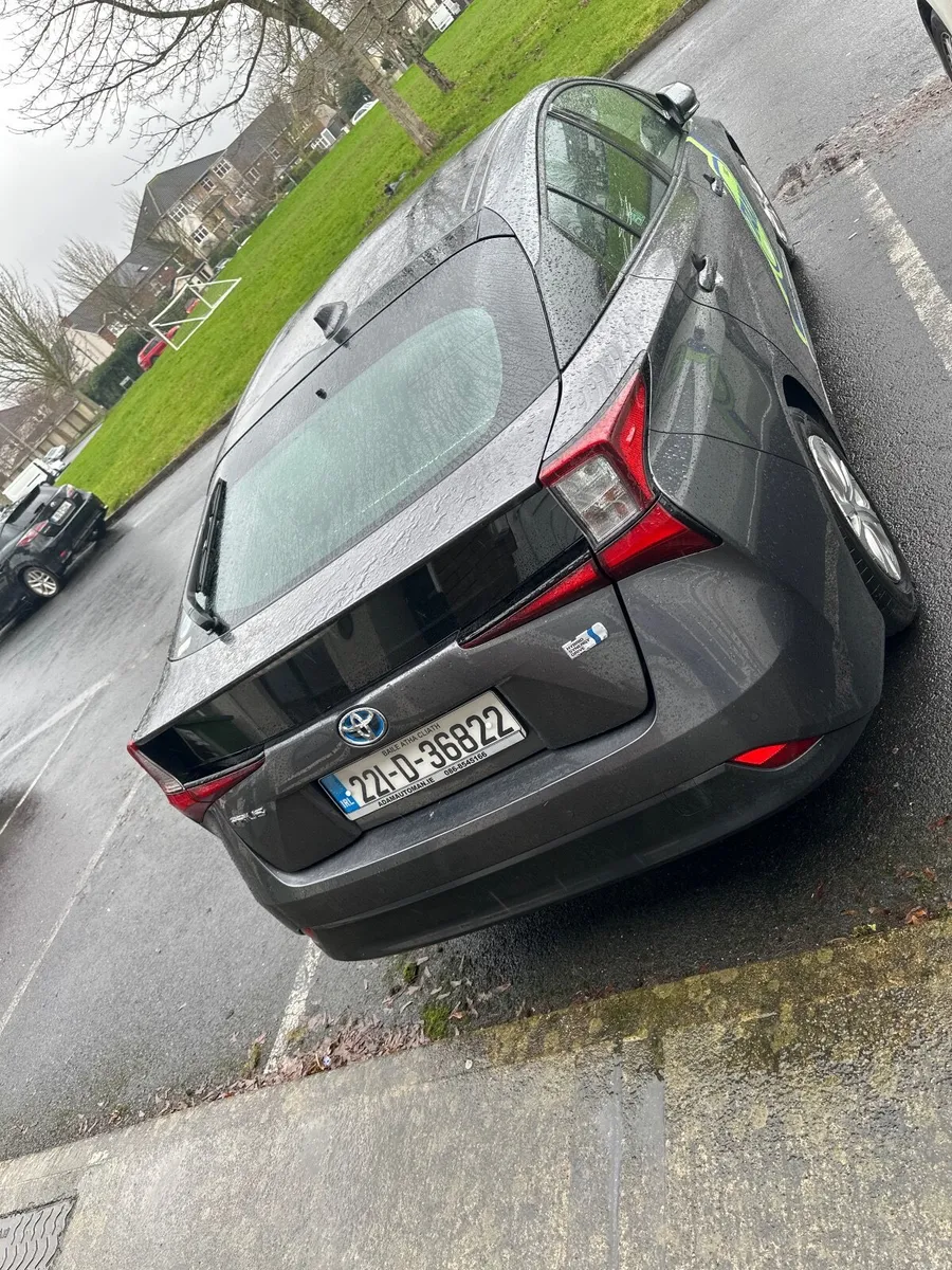 Toyota Prius 2022 - Image 2