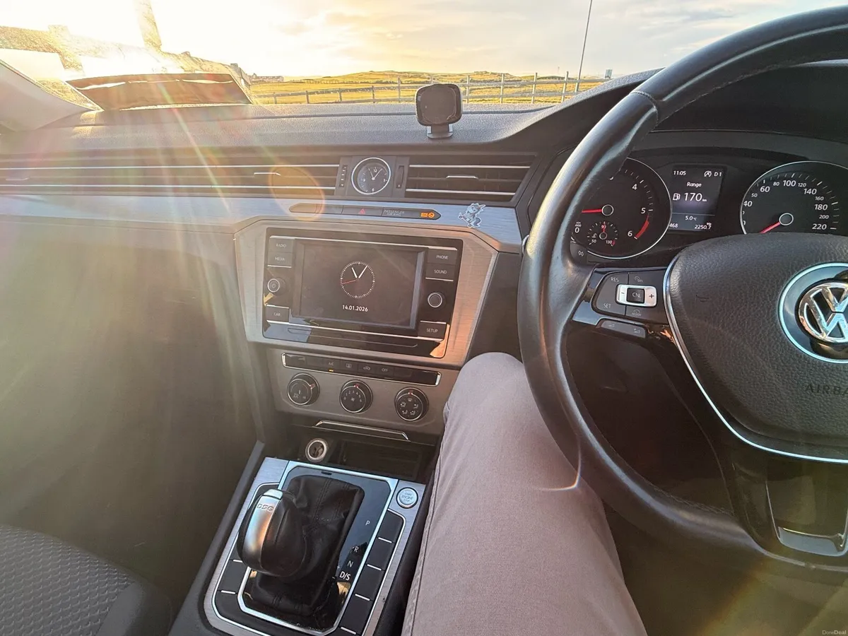 Volkswagen Passat 2018 - Image 6
