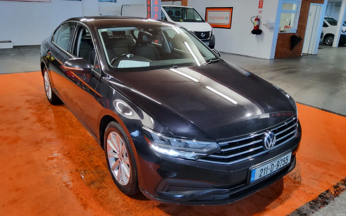 Volkswagen Passat 2021 - Image 1