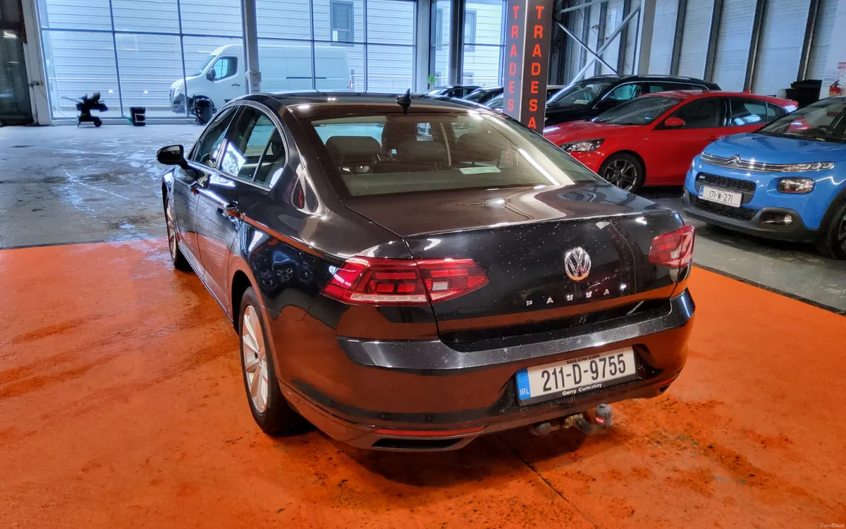 Volkswagen Passat 2021 - Image 4
