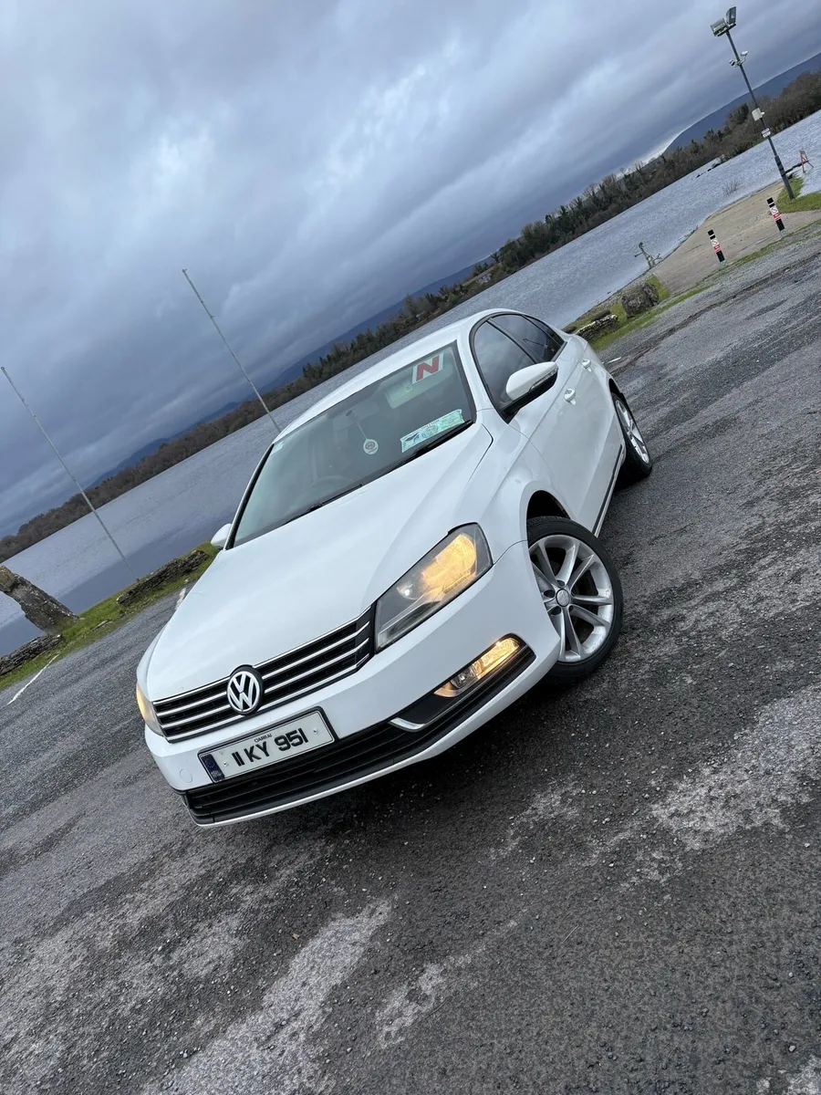 2011 Volkswagen Passat - Image 1