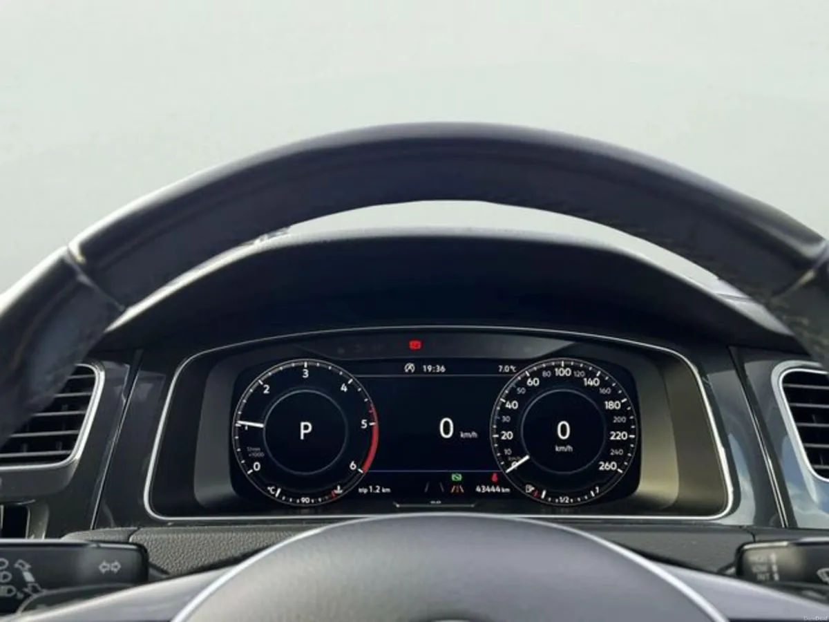 Volkswagen Golf 2.0 TDI Automatic - Image 2