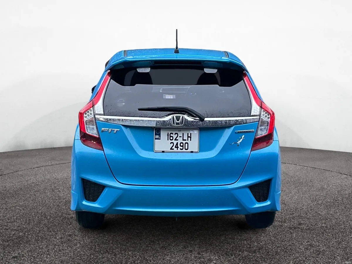Honda Fit 2016 AUTOMATIC - Image 4
