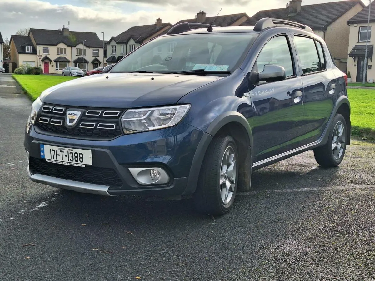 2017 Dacia Sandero Stepway - Image 1