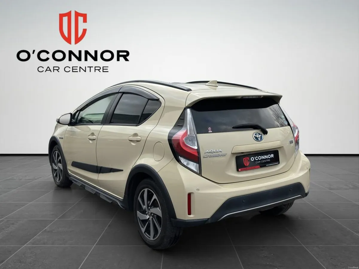 Toyota Aqua CROSSOVER - Image 4