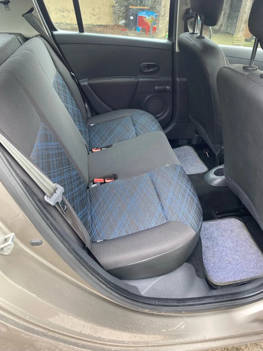 09 Renault Clio 3 1.2 - Image 2