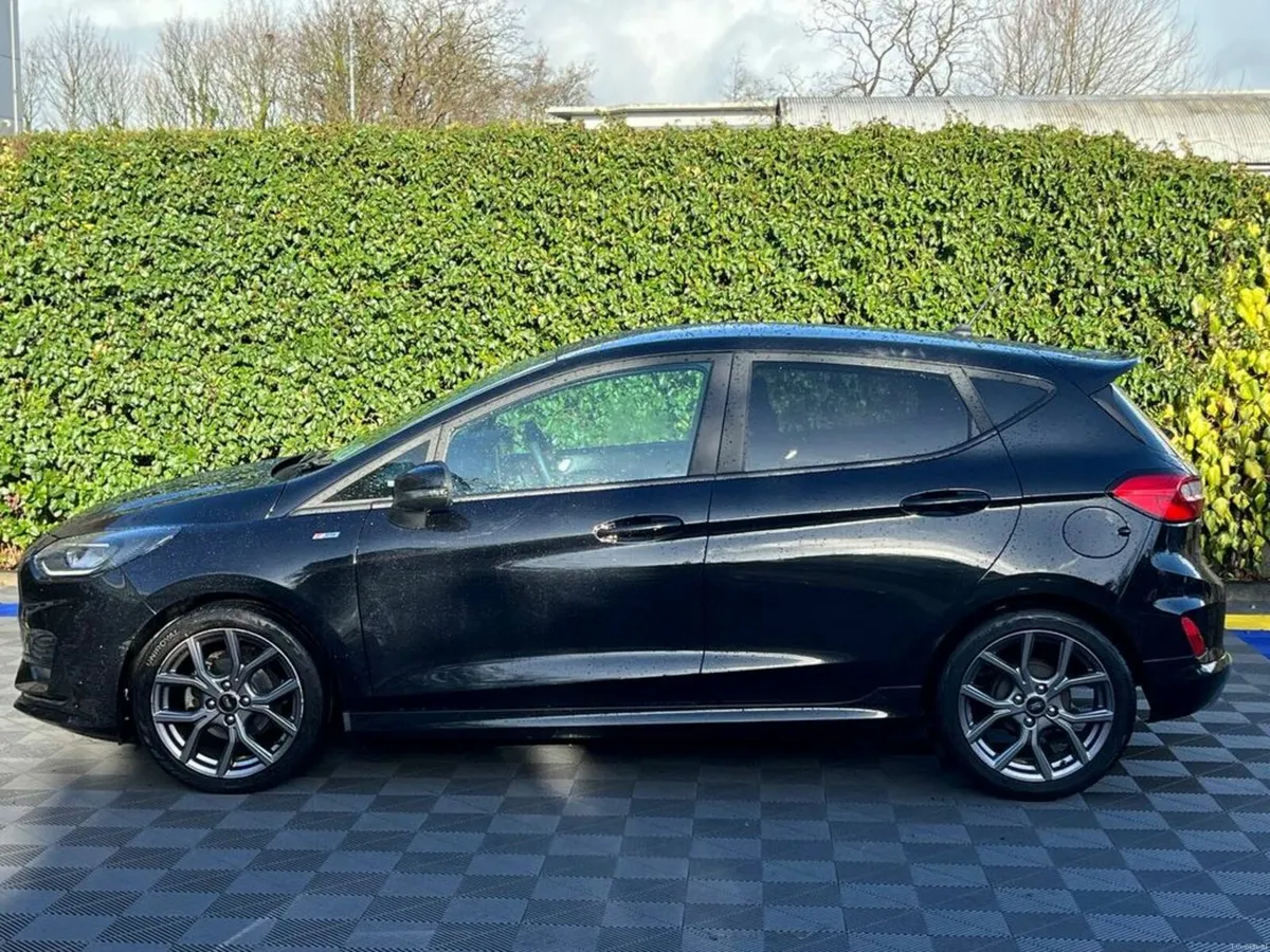 Ford Fiesta ST-LINE 1.0T // VERY LOW MILEAGE // 17 - Image 3