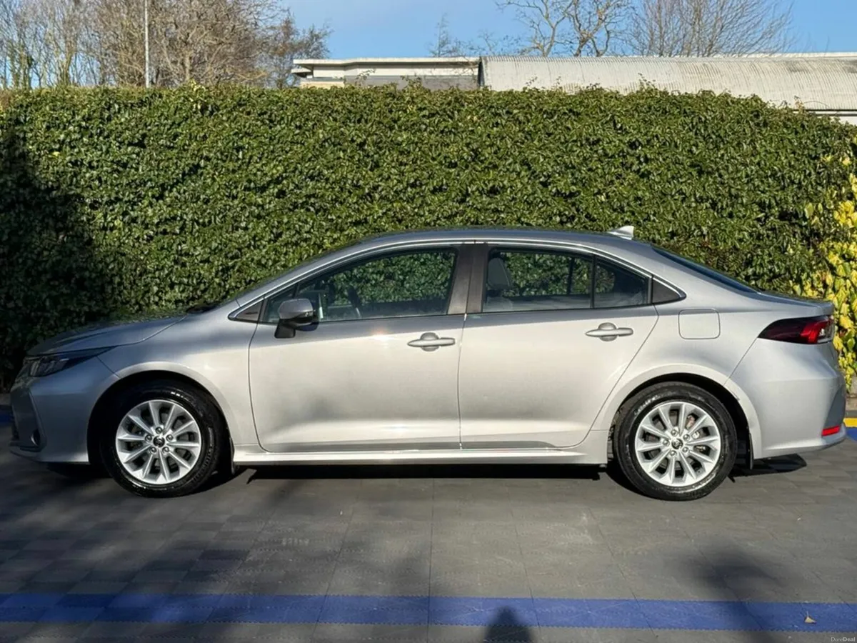 Toyota Corolla LUNA 1.8 HYBRID // SERVICE HISTORY - Image 3