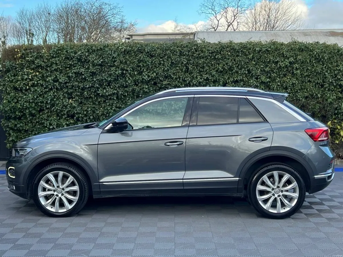 Volkswagen T-Roc SPORT 2.0 TDI // APPLE CARPLAY/AN - Image 3