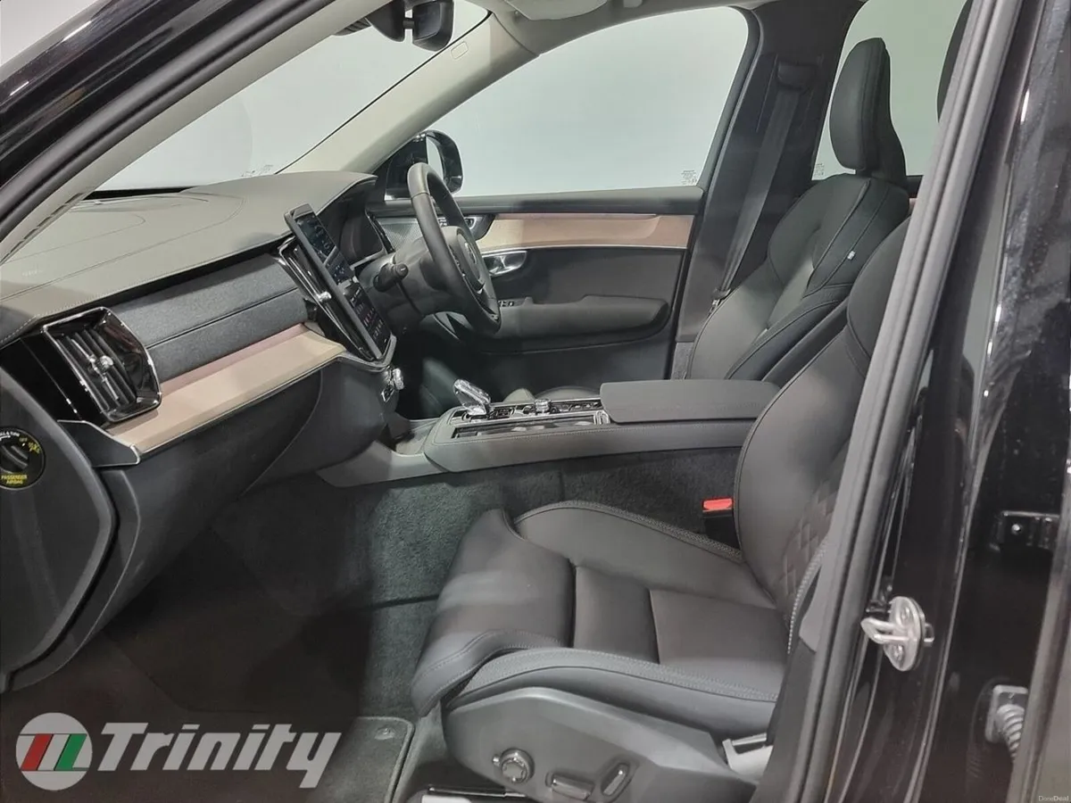 Volvo XC90 ** PLUS DARK ** T8 2.0 PHEV ** AWD ** A - Image 4