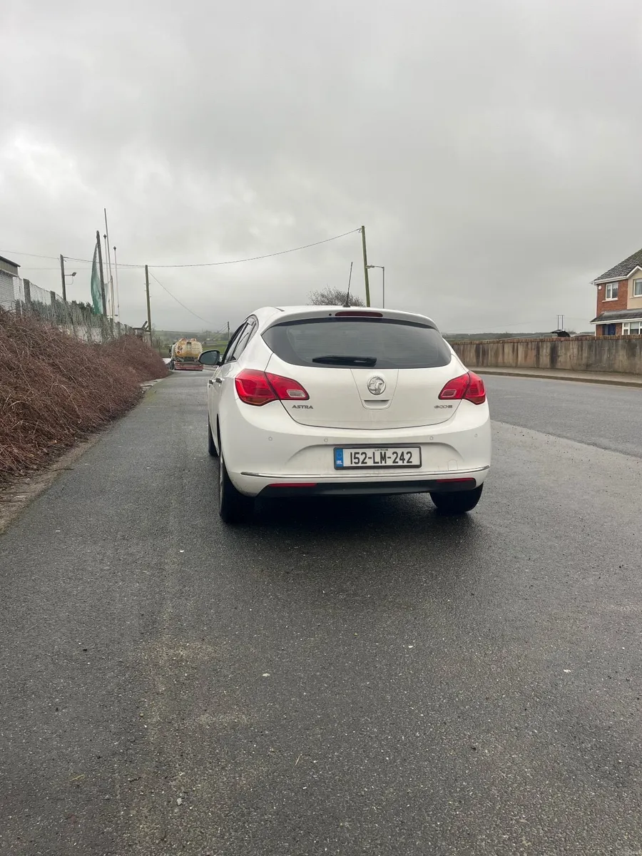 Vauxhall Astra 2015 - Image 2