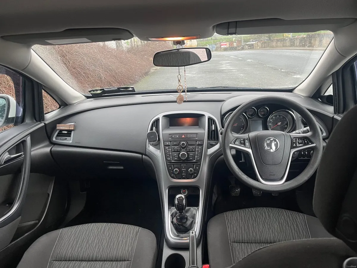 Vauxhall Astra 2015 - Image 3