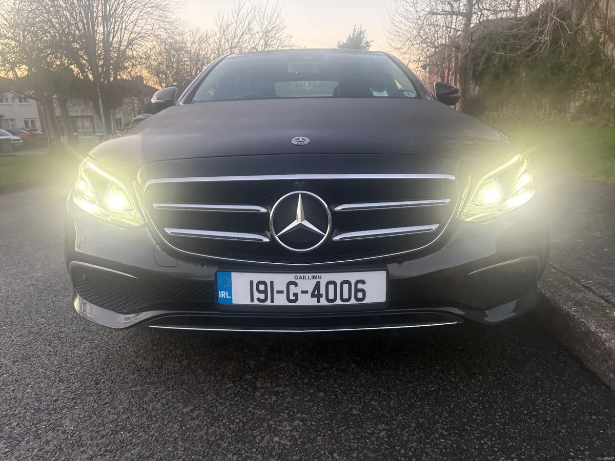 Mercedes-Benz E-Class 2019 E220D SE PREMIUM AUTO - Image 4
