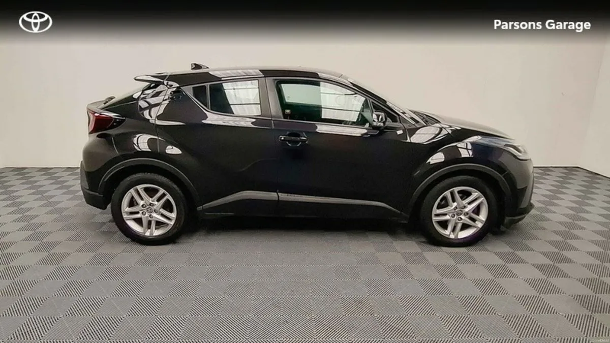 Toyota C-HR HYBRID LUNA 4DR AUTO - Image 3
