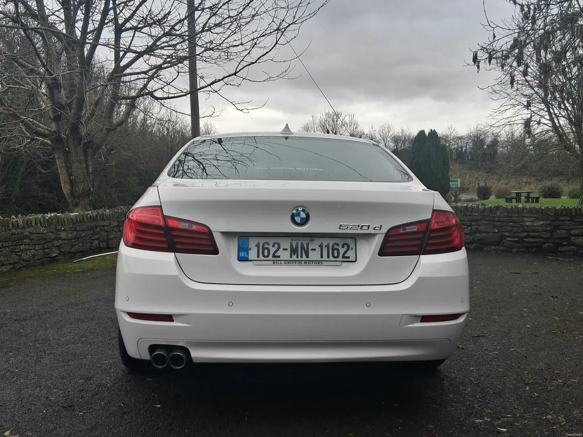 BMW 5-Series 2016 - Image 2
