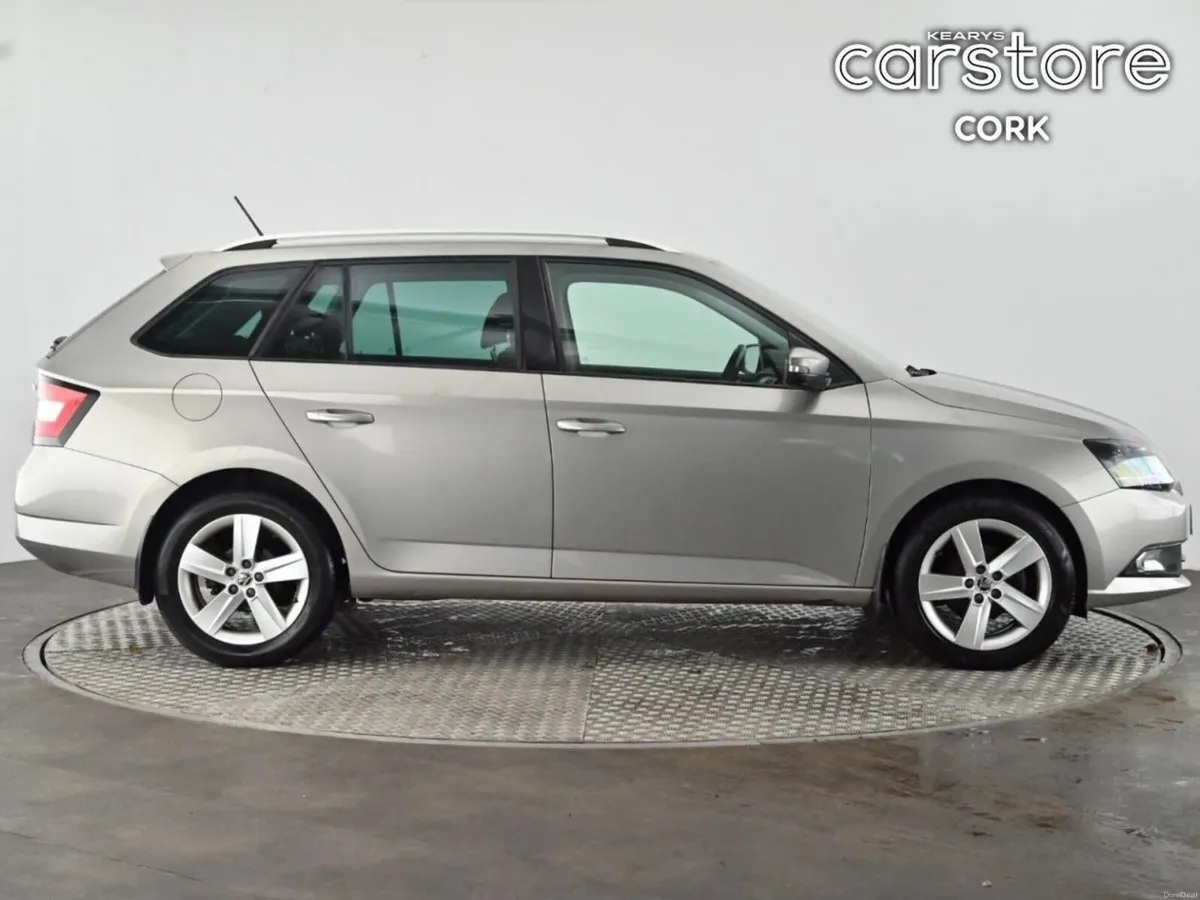 Skoda Fabia 1.2 TSI 90 BHP STYLE - Image 2