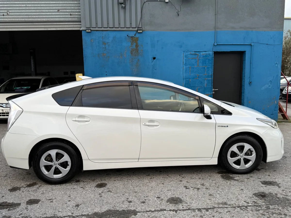 2014 Toyota Prius Hybrid Automatic - Image 4