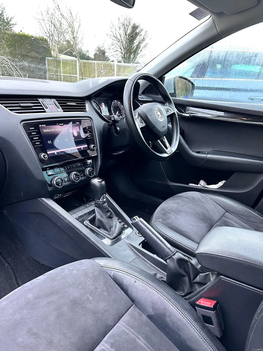 Škoda Octavia Estate 2Ltr Diesel Automatic - Image 3