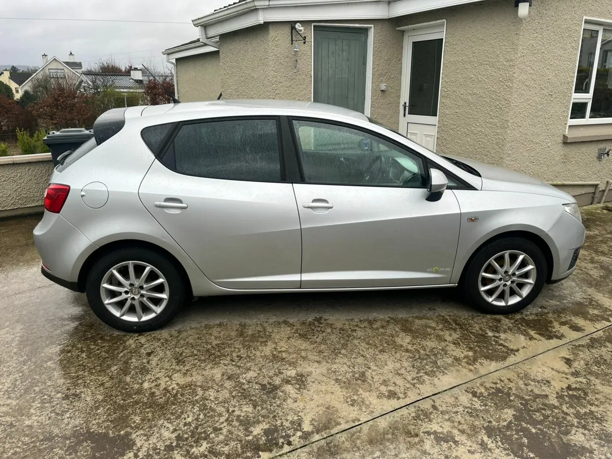 SEAT Ibiza 2011 - Image 2