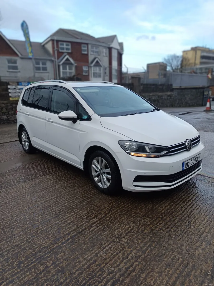 192 Volkswagen Touran  Automatic - Image 1