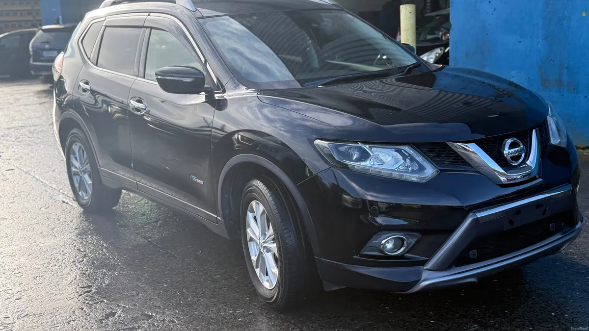 2017 Nissan Xtrail  Hybrid Automatic - Image 3