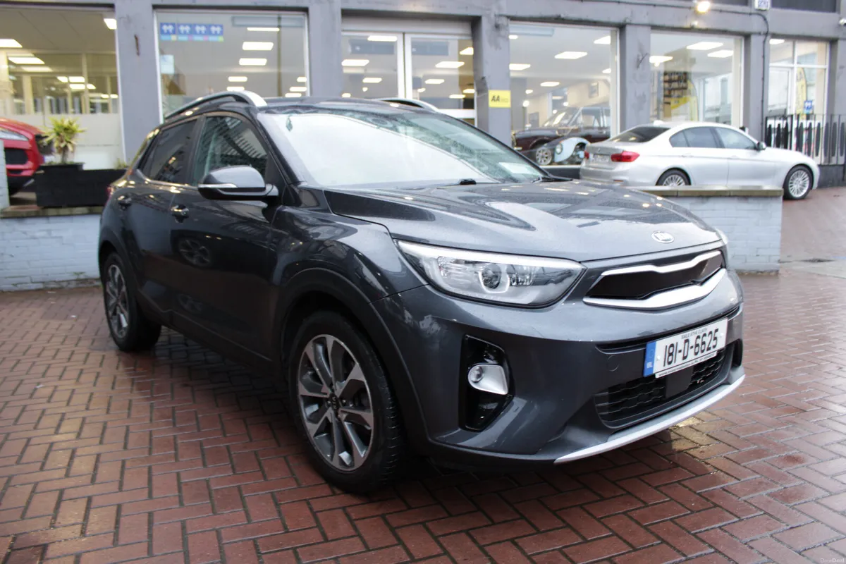 K4 5DR HATCHBACK  // FULL BLACK LEATHER // STUNNIN - Image 2