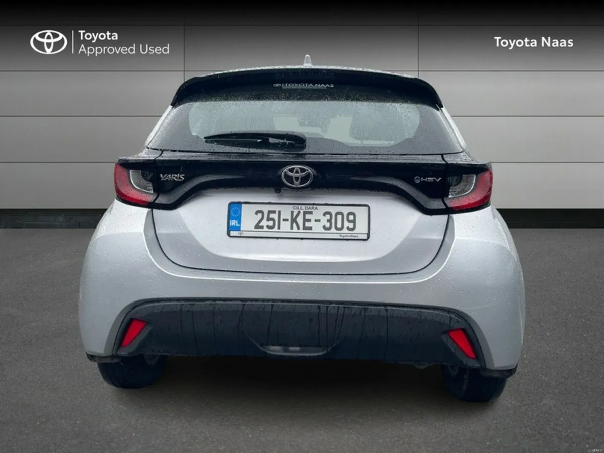 Toyota Yaris Yaris Hybrid 115 Luna - Image 4