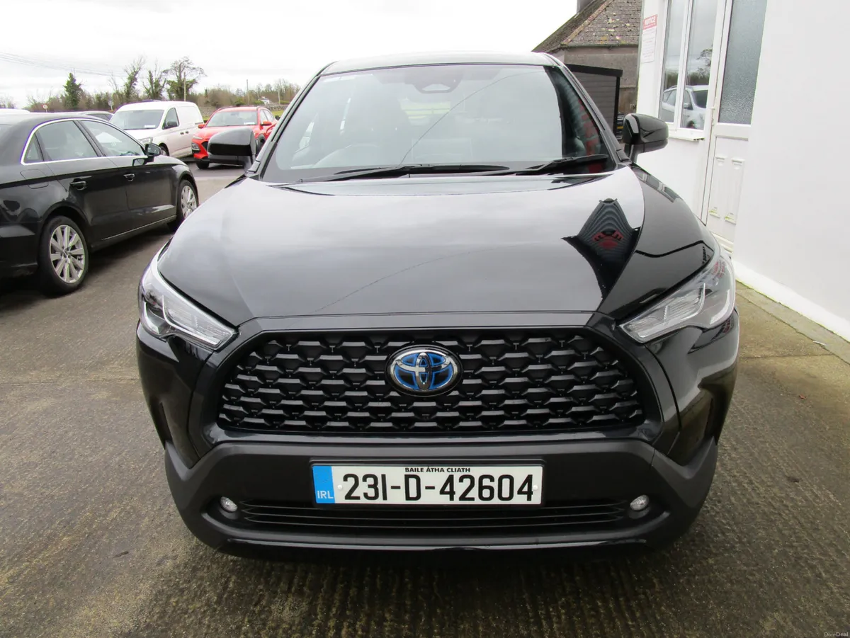 Toyota Corolla 2023 - Image 2